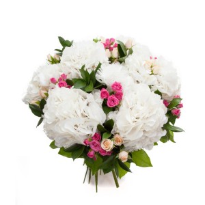 Букет с белыми гортензиями