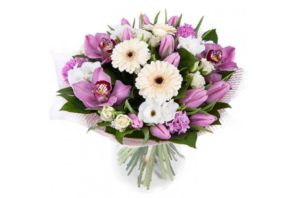 Букет из розовых орхидей, кустовых роз и тюльпанов