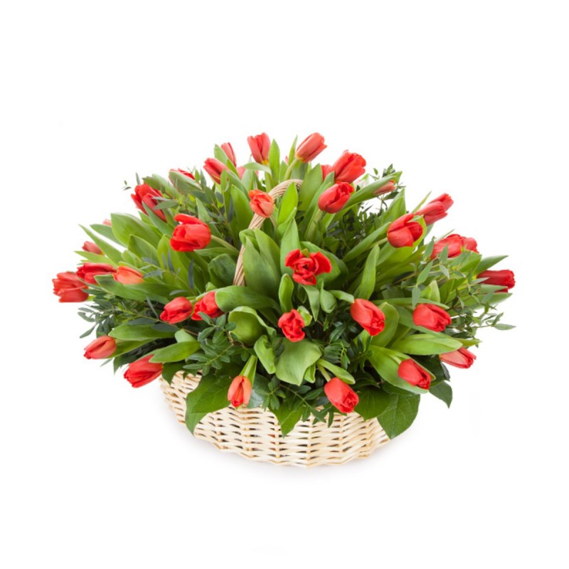 Цветочная композиция из красных тюльпанов